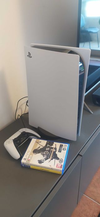 Consola PS5 + 1 Comando + Last of Us I, GoW II e Tsushima *Garantia