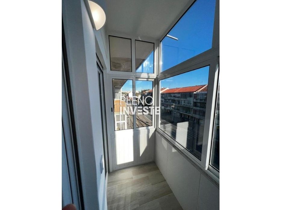 Apartamento T2 com Quintal no Laranjeiro