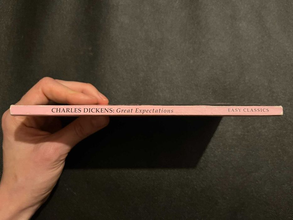 Great Expectations - Charles Dickens (Easy Readers)