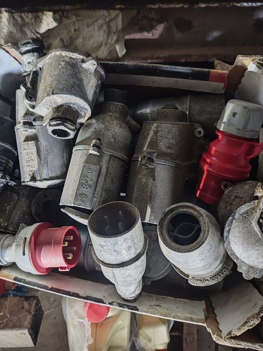 Gniazda, wtyki 3 fazy płaskie bolce