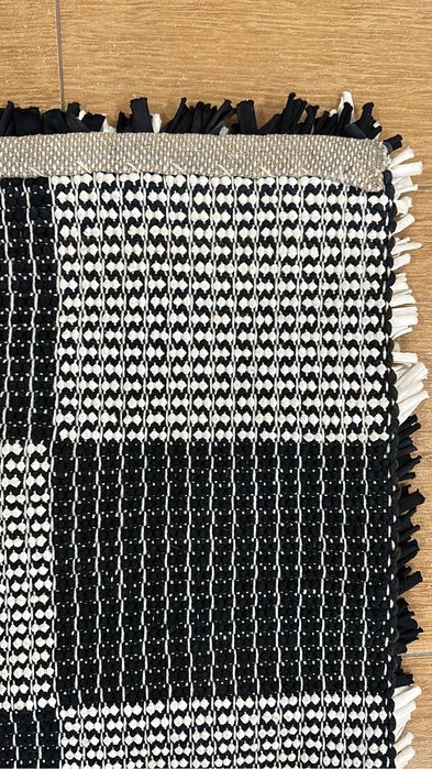 Tapete/carpete preto e branco