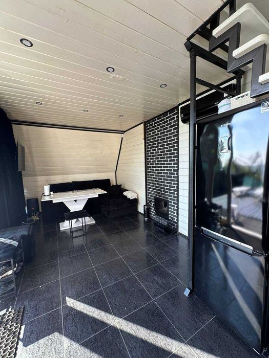 Будинок для відпочинку чи бізнесу на березі водойми_M