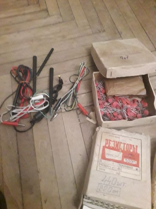 Ліхтарик прожектор на акумуляторі свєтодіодах,Резист.сп3-38 к22м,220ом