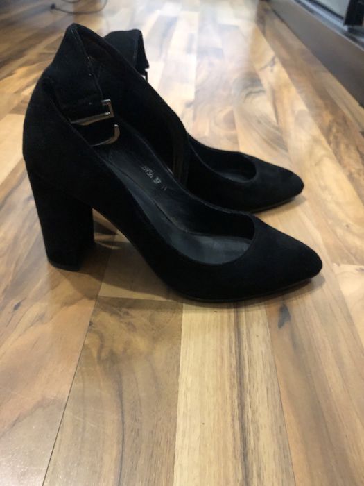 Продам туфлі