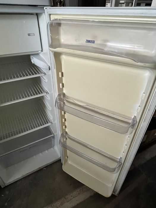 PREÇO BAIXO - Frigorifico combinado (com congelador) Zanussi 1,25m