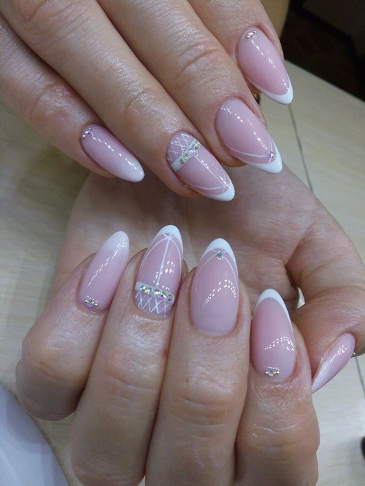 Манікюр, педикюр, брови, ламінування вій