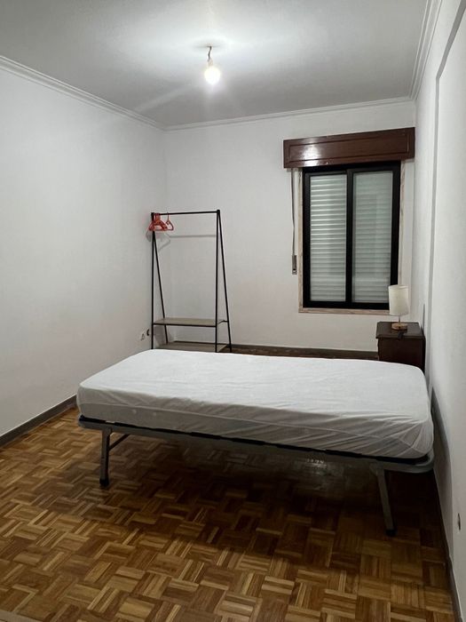 Quarto para arrendar Rio de Mouro