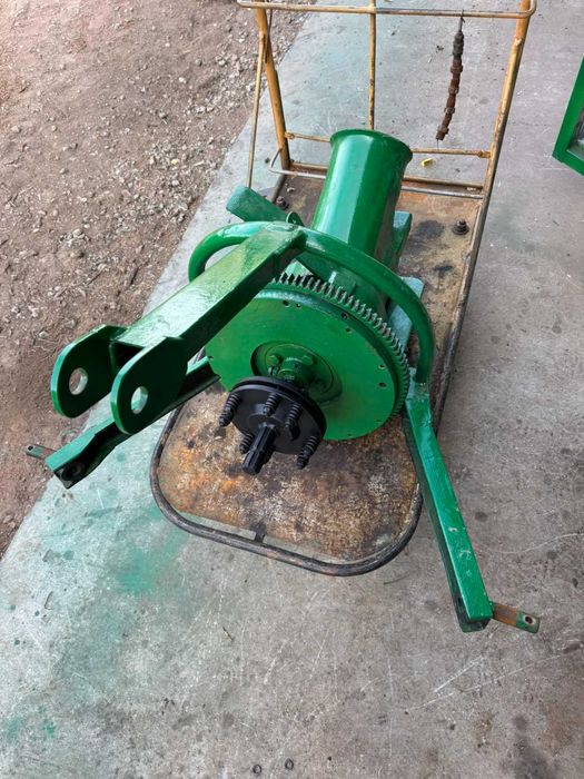 Шнековий подрібнювачі гілок