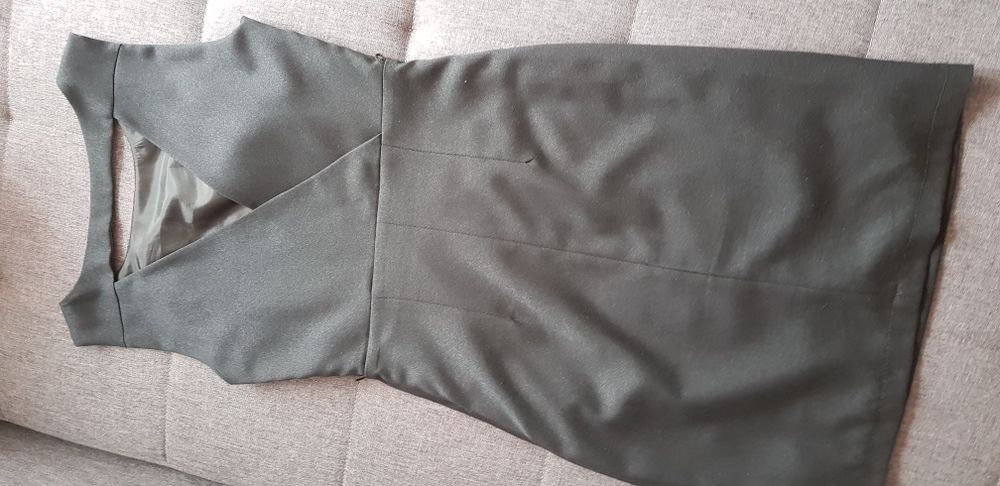 Czarna sukienka ze srebrna nitka/delikatnym brokatem