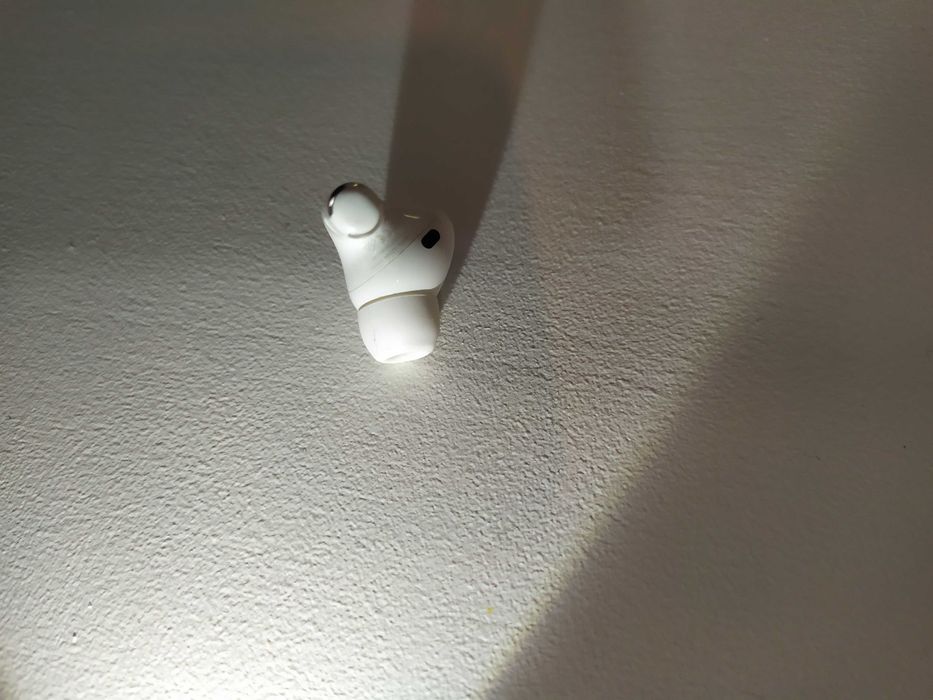 Apple Airpods Pro 1 виробник США як новий зарядний +кейс - ідеал