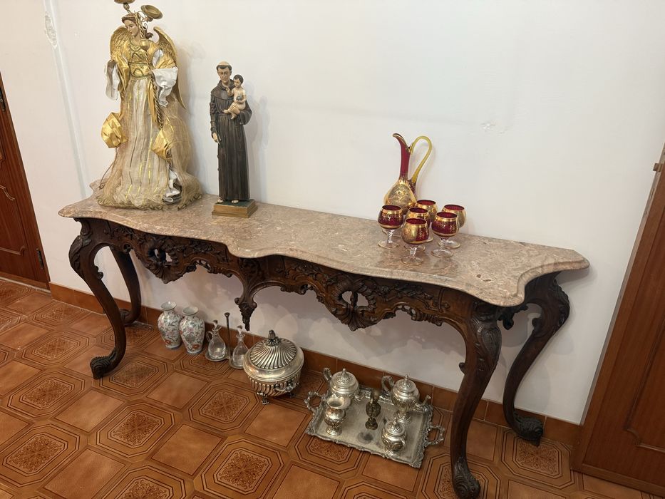 Movel antigo com pedra marmore