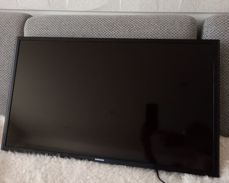 Sprzedam  32cale samsung 115zl bez nóżek