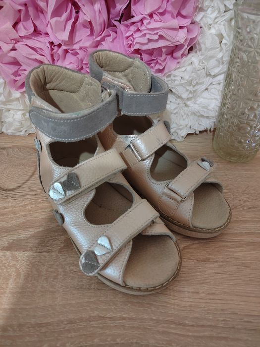 Ортопедичні босоніжки