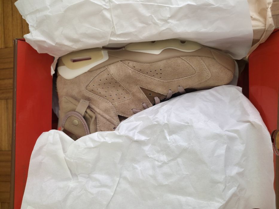Jordan x Travis scott