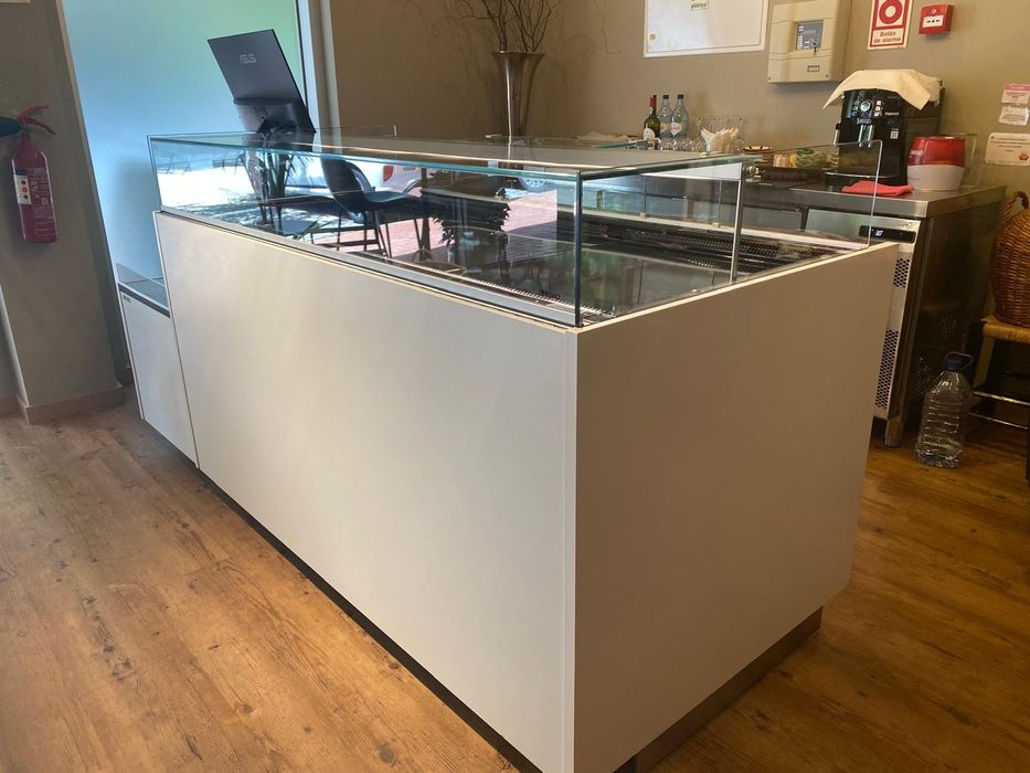 Vitrine de chocolates/sobremesas