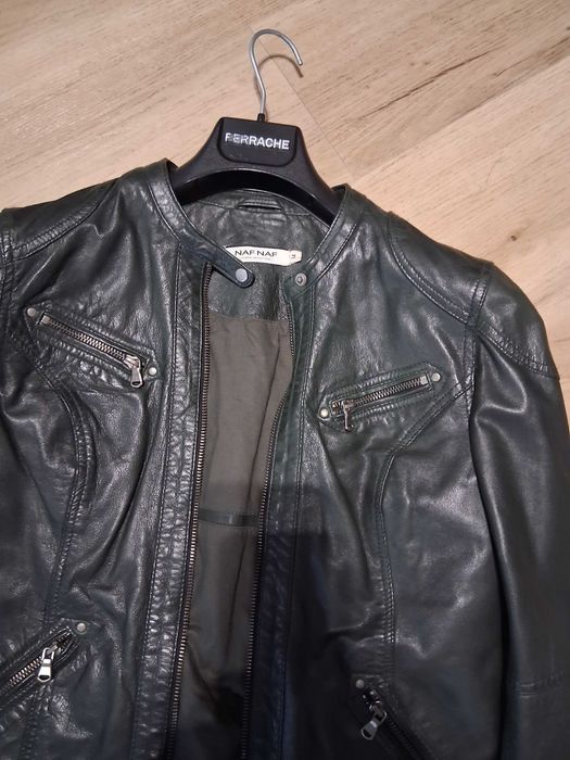 Casaco de pele curto em verde