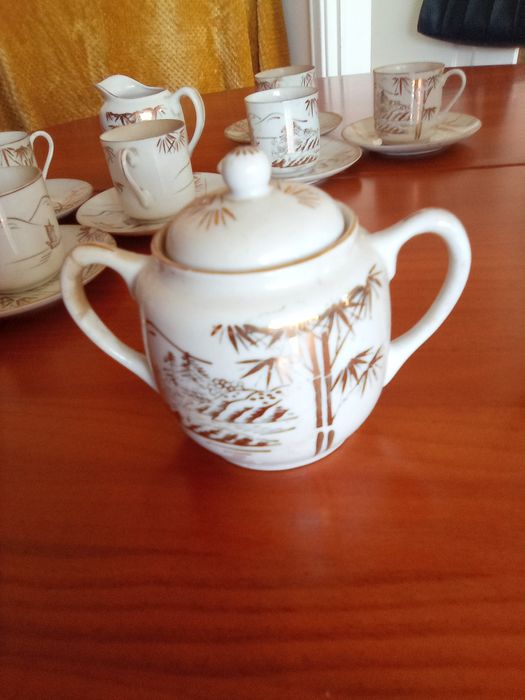 Vendo serviço de café de porcelana