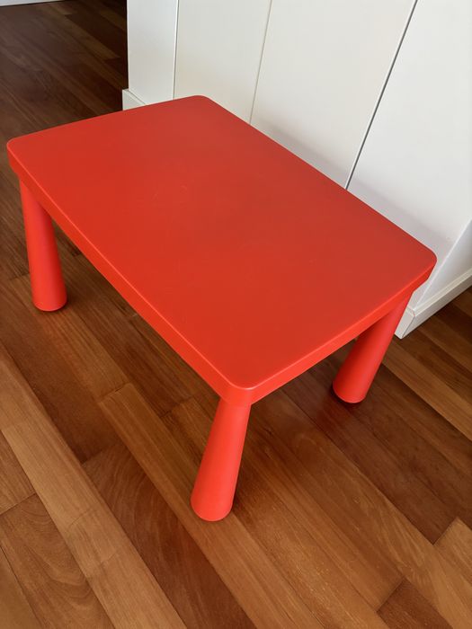Mesa criança mammut Ikea vermelha