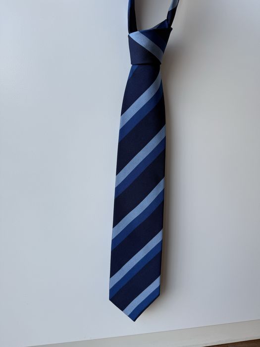 Gravata Azul às riscas