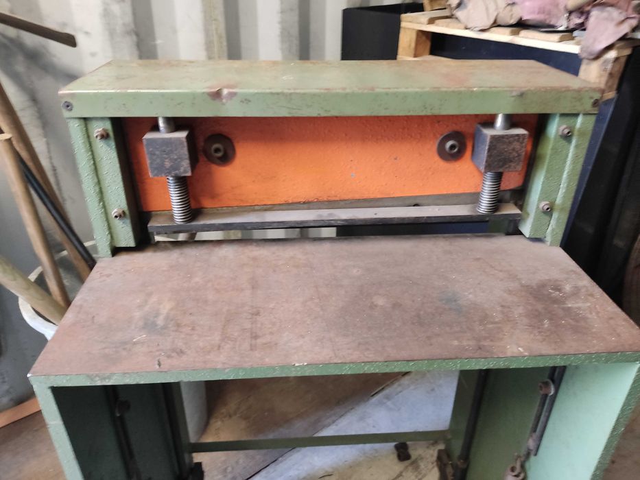 Guilhotina de pé 500 mm de largura