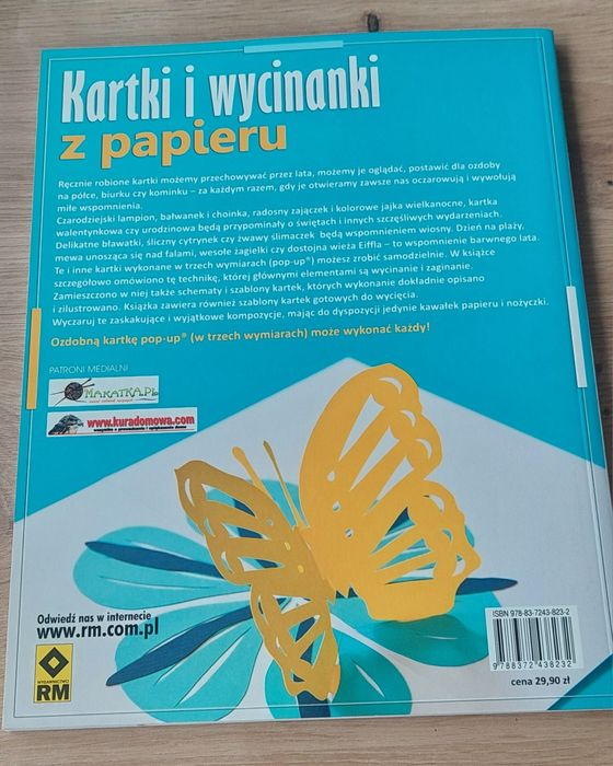 Kartki i wycinanki z papieru