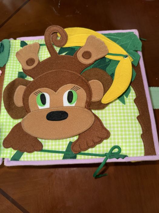 Фетрова розвиваюча книжка для малечі