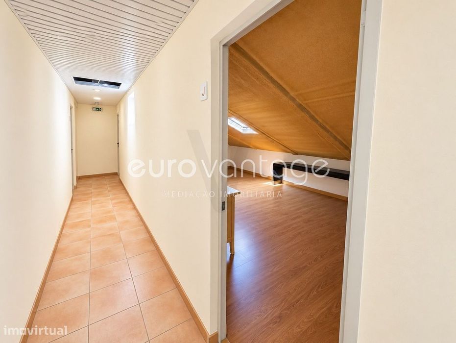 Apartamento T2+1 com 2 Garagens & Sótão | Casal dos Matos, Pousos,...