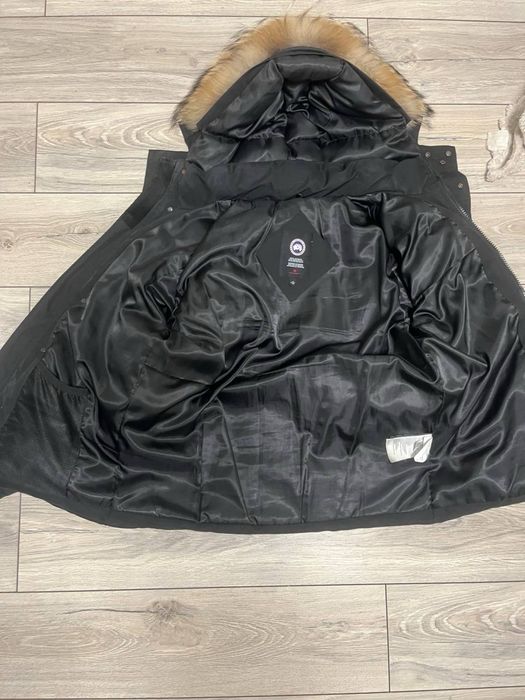 Пуховик canada goose черный