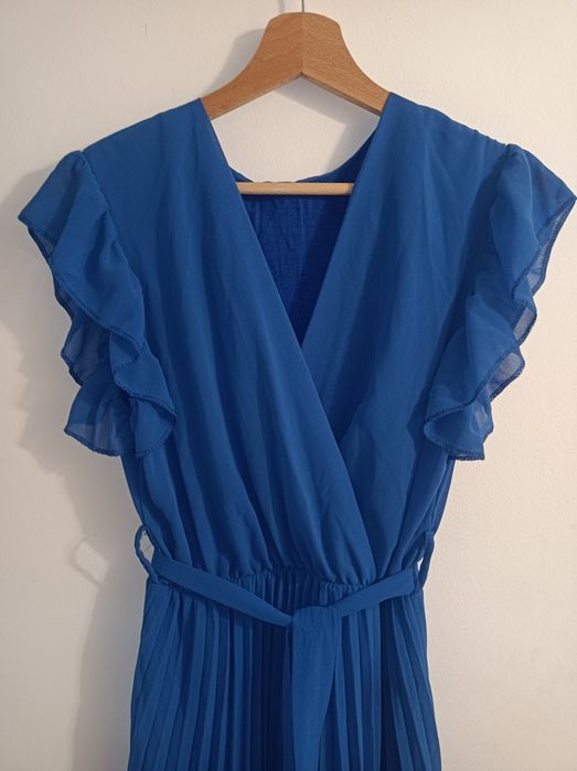 Niebiesko-kobaltowa sukienka na lato zwiewna