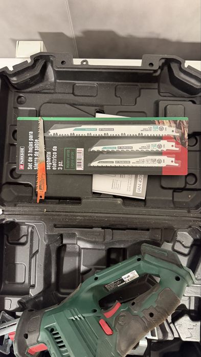 Serrote Eletrico bateria Parkside