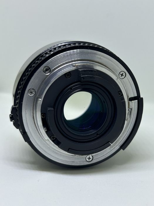 Nikon AF Nikkor 24 mm f/2.8