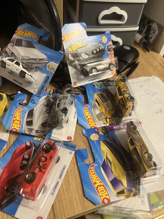 Колекційні машинки хот вілс обмін