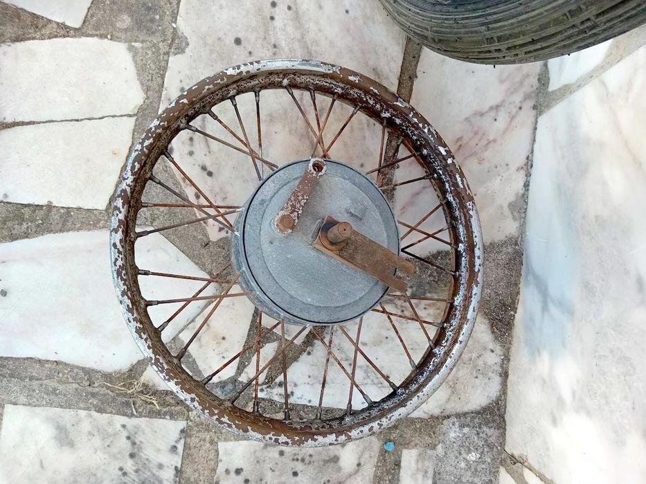Roda Jawa 16" + Pneu Clássico Mabor General 3.25-16