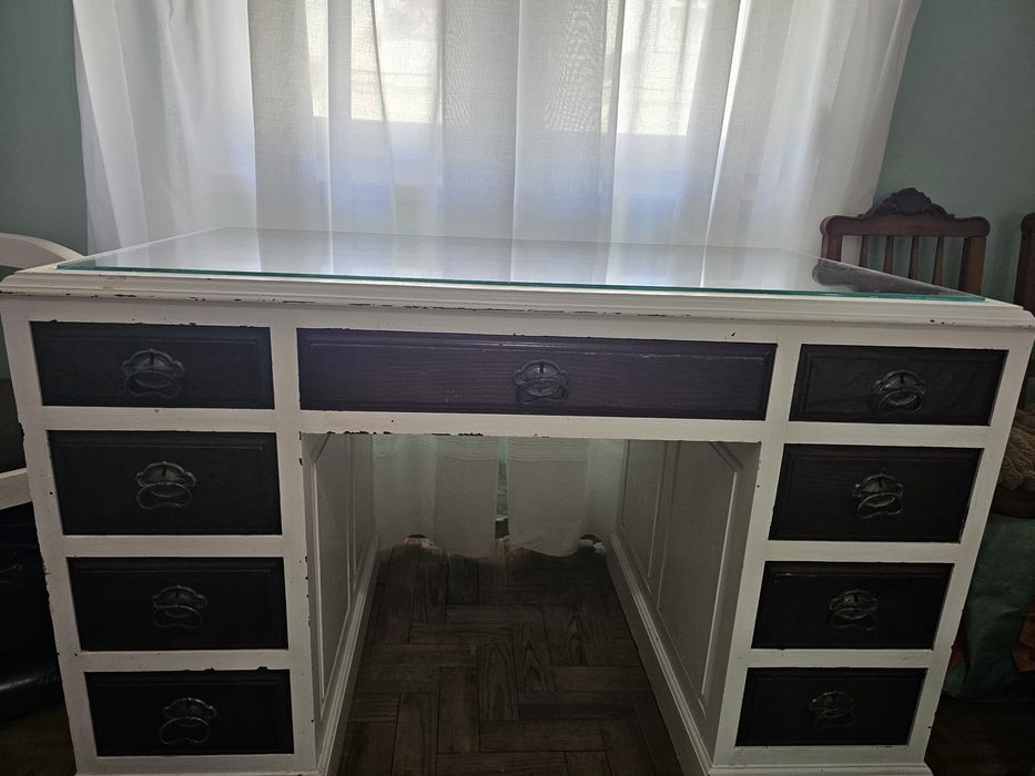 Vendo secretária e cadeira
