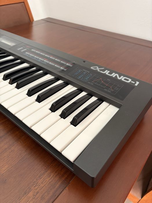 Roland Alpha Juno 1