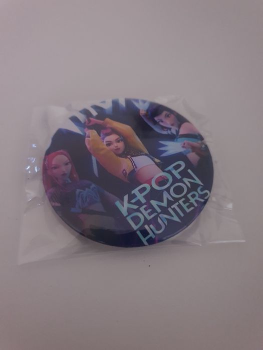 Pin k pop demon hunters