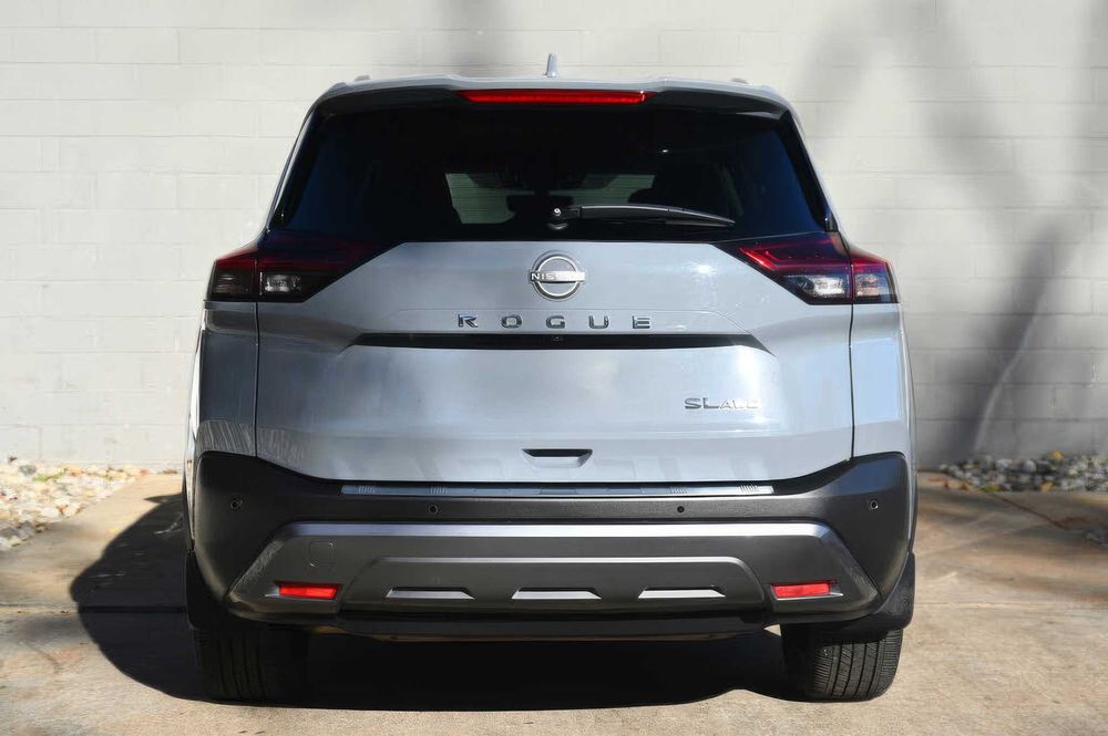 Nissan Rogue SL      2023