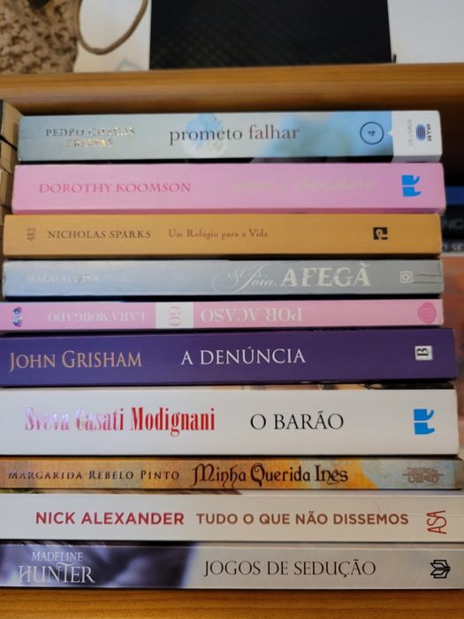 1000 livros. Tenho Facebook Alfarrabista Marinha GRANDE