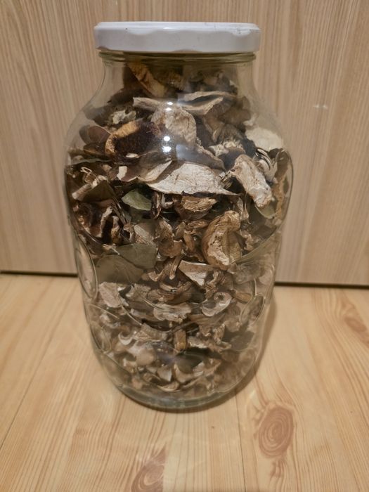 Grzyby suszone borowiki podgrzybki