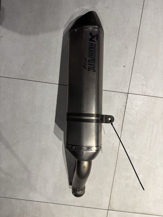 Прямоток Глушник Вихлоп  Akrapovic Yamaha fz1 fazer