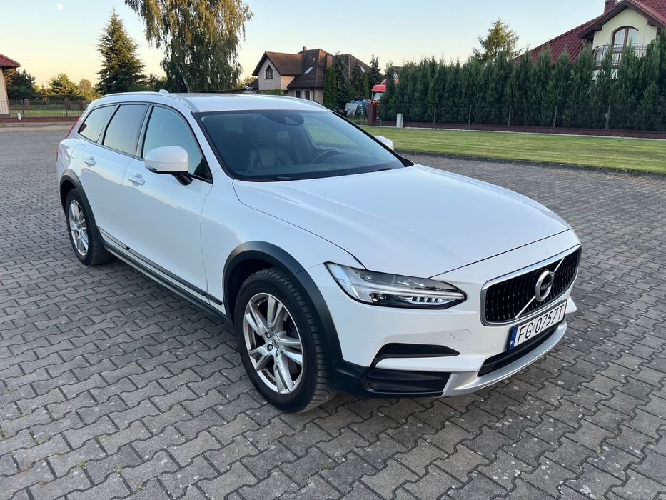 Volvo V90 Cross Country