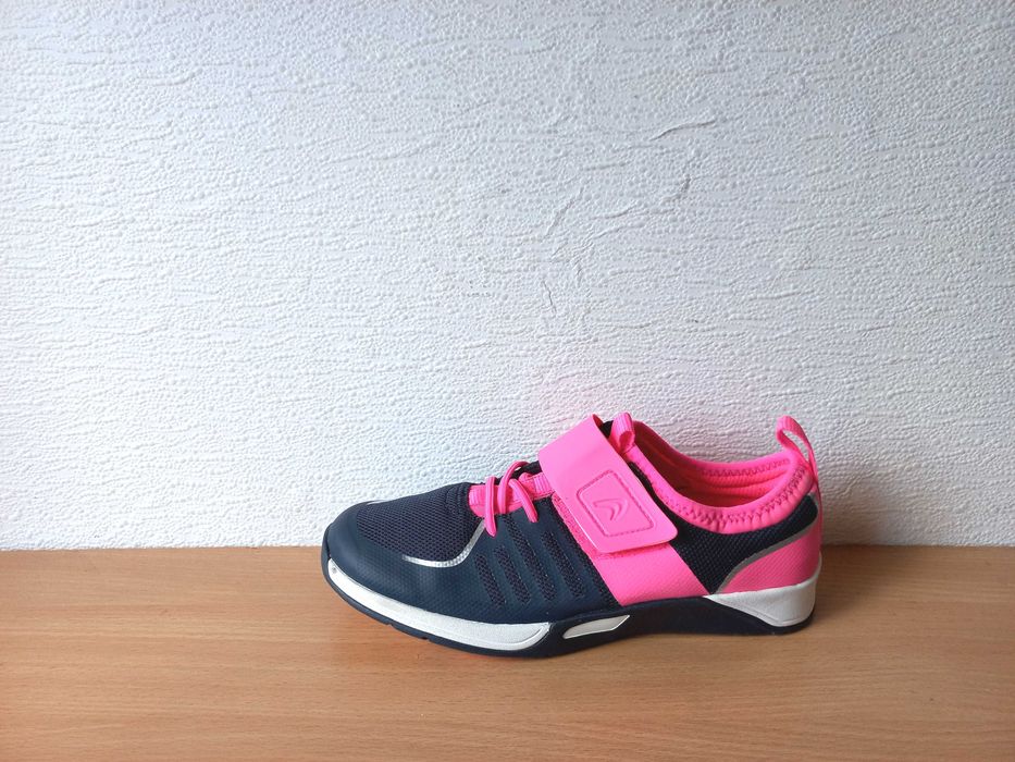 Чудові кросівки Clarks 34 р. устілка 22,5 см.