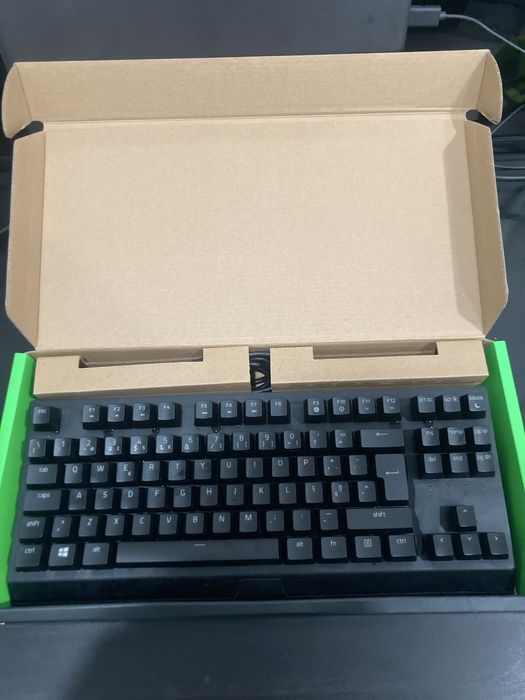 Teclado razer blackwidow