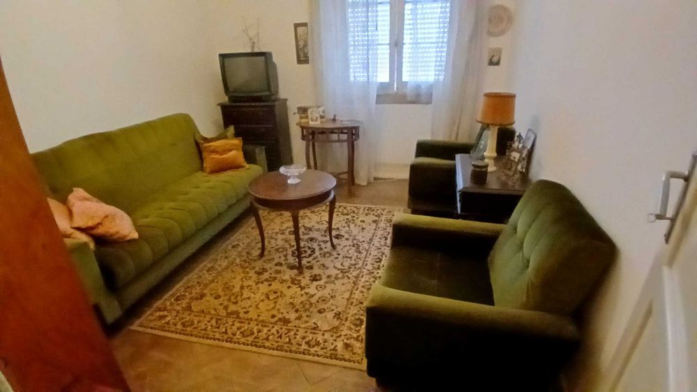 Dou mobiliário e loiças - Lisboa Penha de França