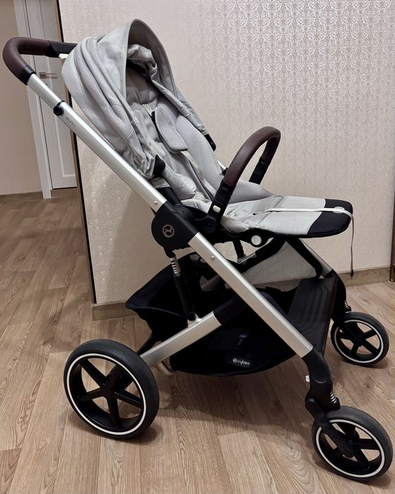 Cybex Balios S Lux 2024 Stone Grey прогулянка