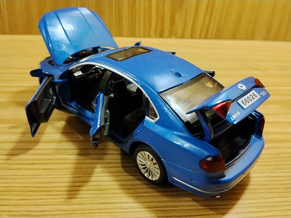 Модель Volkswagen Passat 1:32 Автопром металл свет звук инерция пассат