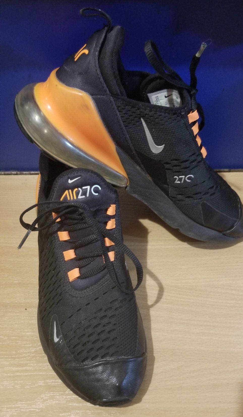 Nike Air Max 270 800 .