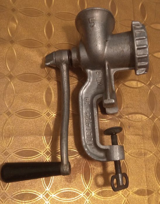 Мясорубка ручная