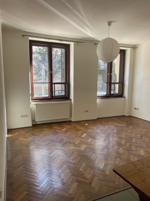 Kawalerka , parter, jasne, świeże