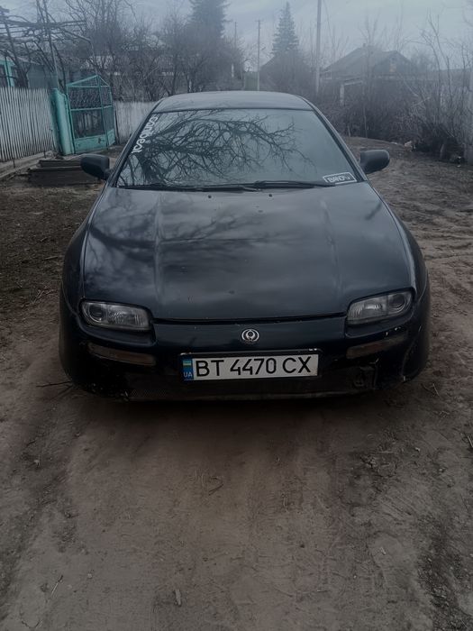 Срочно продам машину мазда 323ф